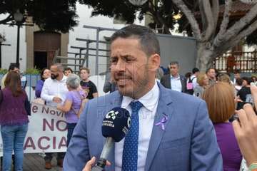 Telde protesta en silencio contra la violencia machista (Foto TA y Francisco Javier Santana)